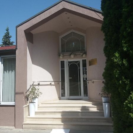 B&B Vila Bela Ruza 스렘스카 미트로비차 외부 사진