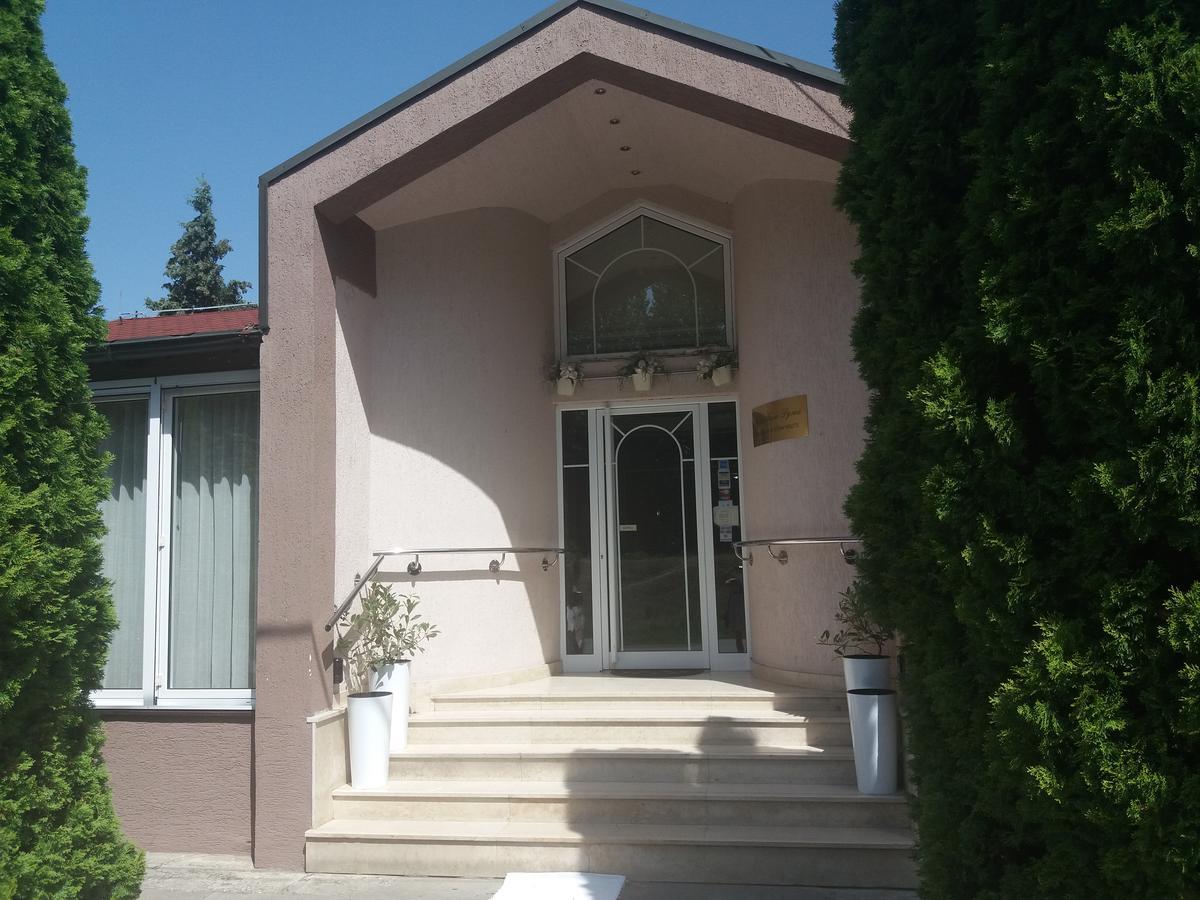 B&B Vila Bela Ruza 스렘스카 미트로비차 외부 사진